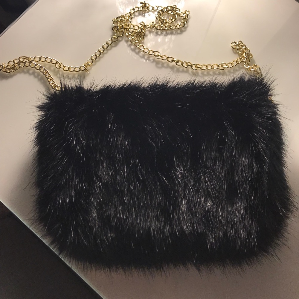 Faux Fur Chain Shoulder Purse 👜